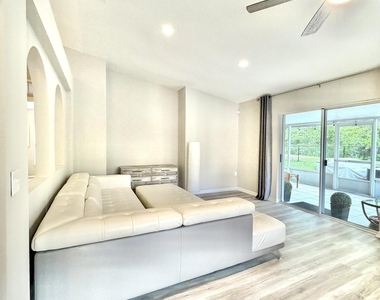 11110 Peerless Lane - Photo Thumbnail 16
