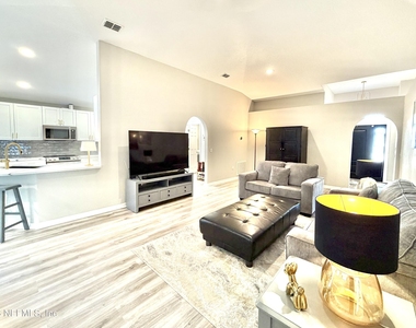 11110 Peerless Lane - Photo Thumbnail 13