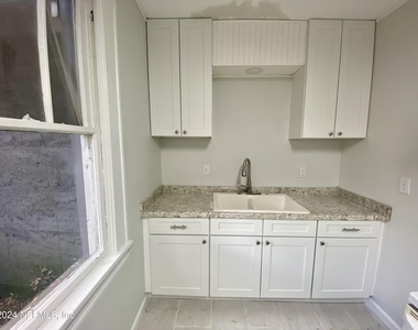 1653 Euclid Street - Photo Thumbnail 5