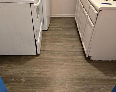 218 Spruce Street - Photo Thumbnail 3