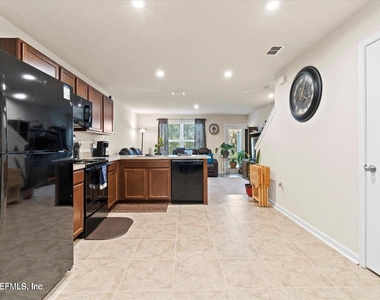 5893 Creekside Crossing Drive - Photo Thumbnail 4