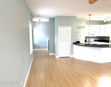 1723 Forest Lake Circle - Photo Thumbnail 7