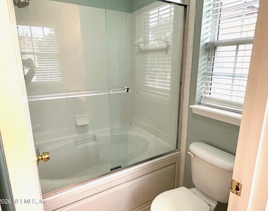 1723 Forest Lake Circle - Photo Thumbnail 18