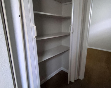 349 Phelps Street - Photo Thumbnail 9