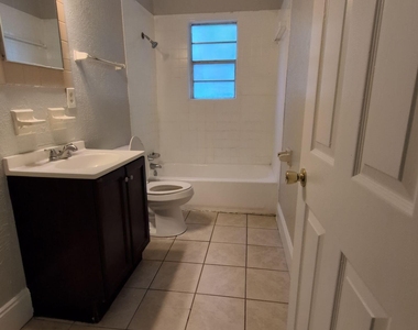 349 Phelps Street - Photo Thumbnail 5