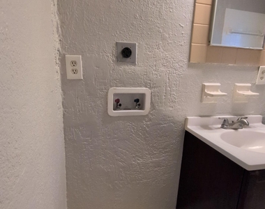 349 Phelps Street - Photo Thumbnail 6