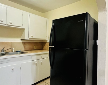 708 Shearer Avenue - Photo Thumbnail 5