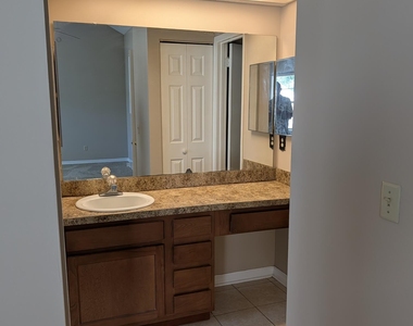 8175 Dunbarton Court - Photo Thumbnail 8