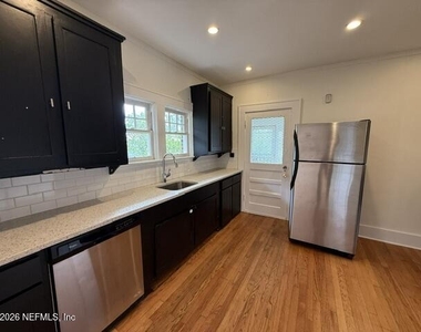 3522 Pine Street - Photo Thumbnail 10