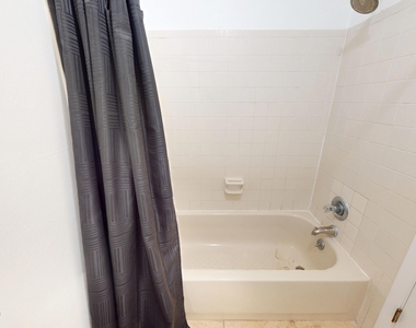 111 Lobelia Road - Photo Thumbnail 8