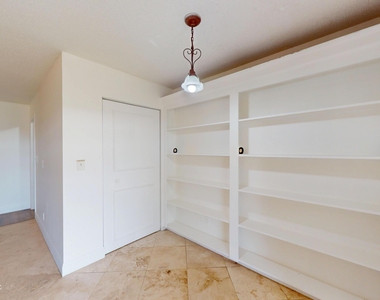 111 Lobelia Road - Photo Thumbnail 13