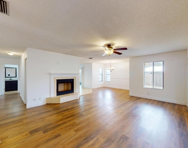 111 Lobelia Road - Photo Thumbnail 1
