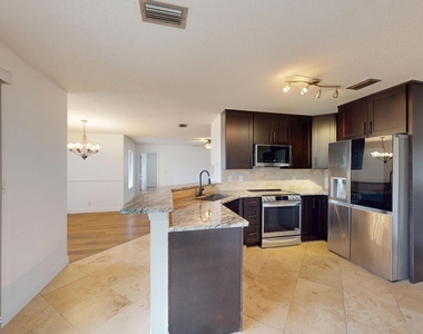 111 Lobelia Road - Photo Thumbnail 14