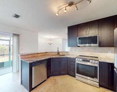 111 Lobelia Road - Photo Thumbnail 15