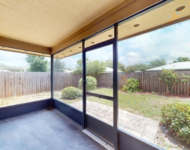 111 Lobelia Road - Photo Thumbnail 24