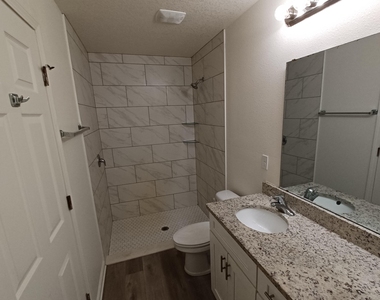 618 Hannah Street - Photo Thumbnail 11