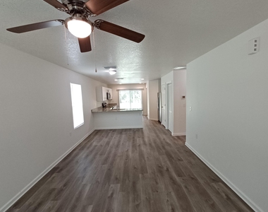 618 Hannah Street - Photo Thumbnail 1