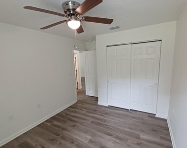 618 Hannah Street - Photo Thumbnail 15