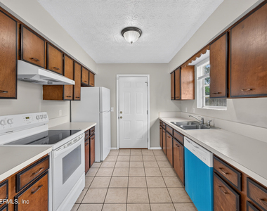 1083 Stokes Street - Photo Thumbnail 9