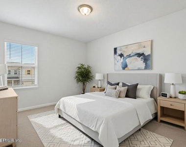 260 Brandon Lakes Drive - Photo Thumbnail 23