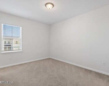 260 Brandon Lakes Drive - Photo Thumbnail 24