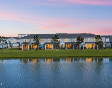 260 Brandon Lakes Drive - Photo Thumbnail 2
