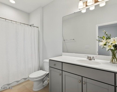 260 Brandon Lakes Drive - Photo Thumbnail 27