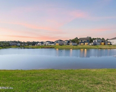 260 Brandon Lakes Drive - Photo Thumbnail 3