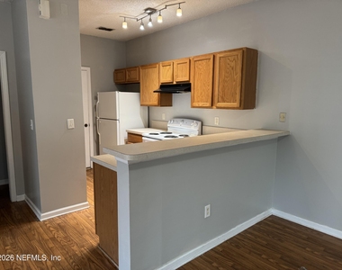 458 Sherwood Oaks Drive - Photo Thumbnail 3