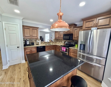 1150 Nesting Eagles Lane - Photo Thumbnail 7