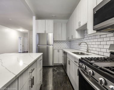 5459 S Ingleside Avenue - Photo Thumbnail 7