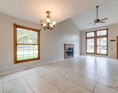 443 Orleans Avenue - Photo Thumbnail 5