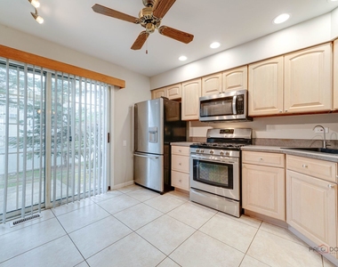 443 Orleans Avenue - Photo Thumbnail 6