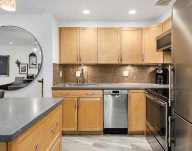 235 W Eugenie Street - Photo Thumbnail 5