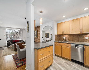 235 W Eugenie Street - Photo Thumbnail 6