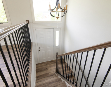 1170 Mccarthy Road - Photo Thumbnail 4
