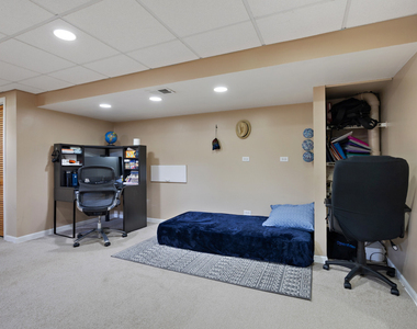 25w055 Canary Court - Photo Thumbnail 21