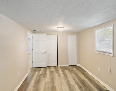 502 E High Street - Photo Thumbnail 8