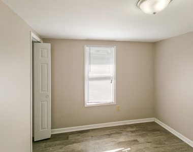 502 E High Street - Photo Thumbnail 6