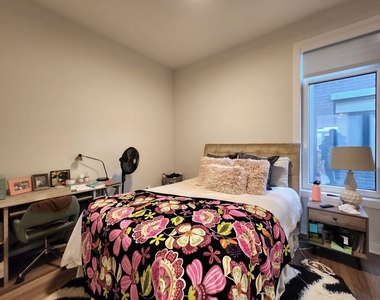 1348 W Roscoe Street - Photo Thumbnail 15