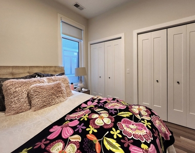 1348 W Roscoe Street - Photo Thumbnail 16