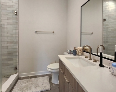 1348 W Roscoe Street - Photo Thumbnail 17