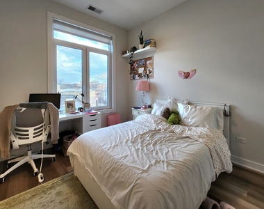 1348 W Roscoe Street - Photo Thumbnail 10
