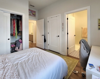 1348 W Roscoe Street - Photo Thumbnail 11