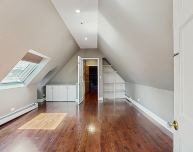 570 Hathaway Circle - Photo Thumbnail 27