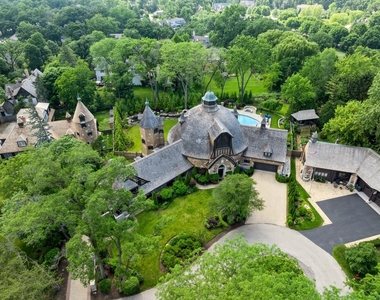 570 Hathaway Circle - Photo Thumbnail 39