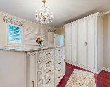 570 Hathaway Circle - Photo Thumbnail 20