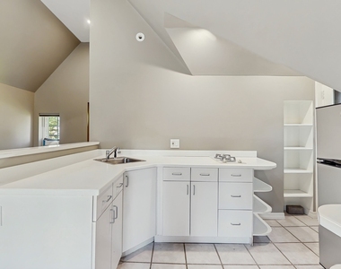 570 Hathaway Circle - Photo Thumbnail 30