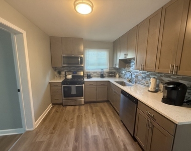 362 Marion Court - Photo Thumbnail 8