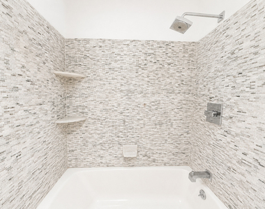 230 E Ontario Street - Photo Thumbnail 7